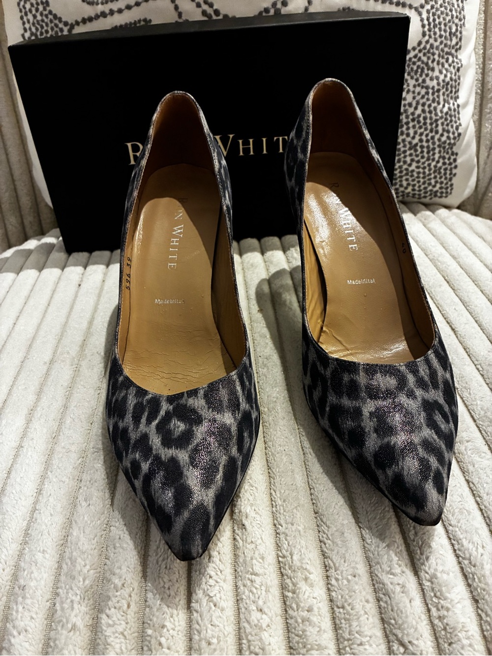 Ron White Women's Leopard Print Pointed Toe Pumps - Gray